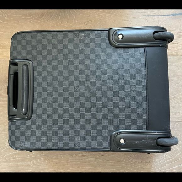 LOUIS VUITTON DAMIER GRAPHITE PEGASE LEGERE SUITCASE - Picture 3 of 16